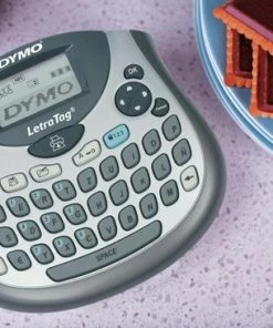 Korting 😉 Dymo LetraTag LT-100T-labelmaker | Draagbare Labelprinter Met QWERTY-toetsenbord | Zilver | Ideaal Voor Op Kantoor Of Thuis 😉 27 Korting 😉 Dymo LetraTag LT-100T-labelmaker | Draagbare Labelprinter Met QWERTY-toetsenbord | Zilver | Ideaal Voor Op Kantoor Of Thuis 😉 -A-journal shop 550x366 78