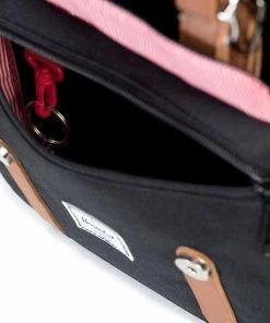 Flash-uitverkoop 🛒 Herschel Little America - Black/Tan Synthetic Leather / Ruime Rugzak Met 25L Opbergvolume - 15" Fleece-gevoerd Laptopvak - Magnetische Sluiting / Met Levenslange Fabrieksgarantie / Limited Lifetime Warranty / Zwart 👏 -A-journal shop 550x550 385