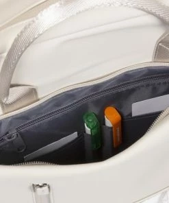 Nieuw 🤩 New Rebels® Harper - Rugtas - Beige - Waterbestendig - 13.31312108 - 9L - 28x8x38cm - Rugzak / 🎒 Backpack 🎉 -A-journal shop 550x550 550