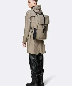 Aanbiedingen 🌟 Rains Rugzak Taupe Unisex - One Size 😀 -A-journal shop 550x808 1